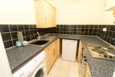 Flat 7, 11 SPRING ROAD Leeds - LS6 1AD - Photo 3