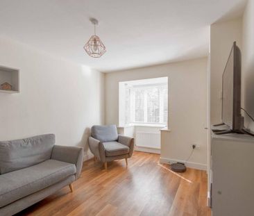 2 bedroom terraced house to rent - Photo 2