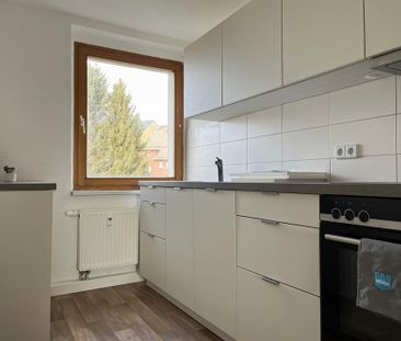 Hier beginnt Ihr neues Kapite! 3-Raum Wohnung mit Einbauküche - Photo 1