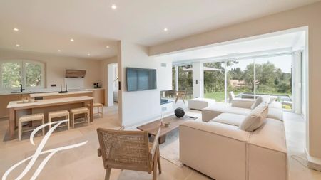 Maison à louer Valbonne - Village, Cote d'Azur, France10 000 EUR / Mois - Photo 3