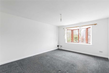 A newly refurbished one bedroom apartment. - Photo 4