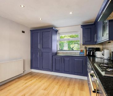 3 bedroom end of terrace house to rent - Photo 4