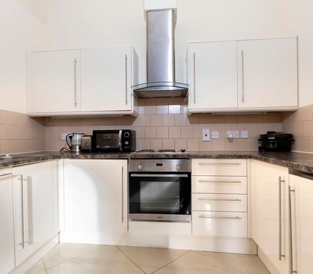 Moorend Park Road, Cheltenham GL53 0GB - Photo 2