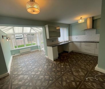 3 Bed Semi-Detached House, Mill Hill, M38 - Photo 4