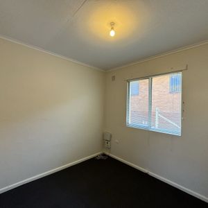 2/13 Adams Street, Queanbeyan - Photo 2