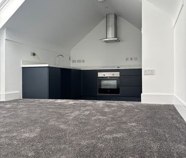 2 Bed Penthouse, Park Road South, CH43 - Photo 5