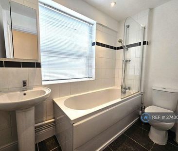 1 bedroom in a flat share to rent - Photo 4