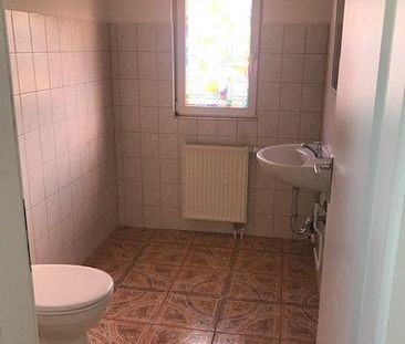 <h1 class="md:text-xl md:leading-6 mt-4 md:mt-10 lg:mb-6 mb-3 text-... - Photo 2