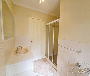 Stylish & Low-Maintenance 3x2 Villa in a Quiet Complex - Photo 2