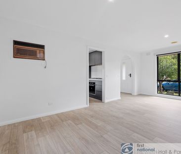 Beautifully Renovated 2 Bedroom Unit - Photo 5