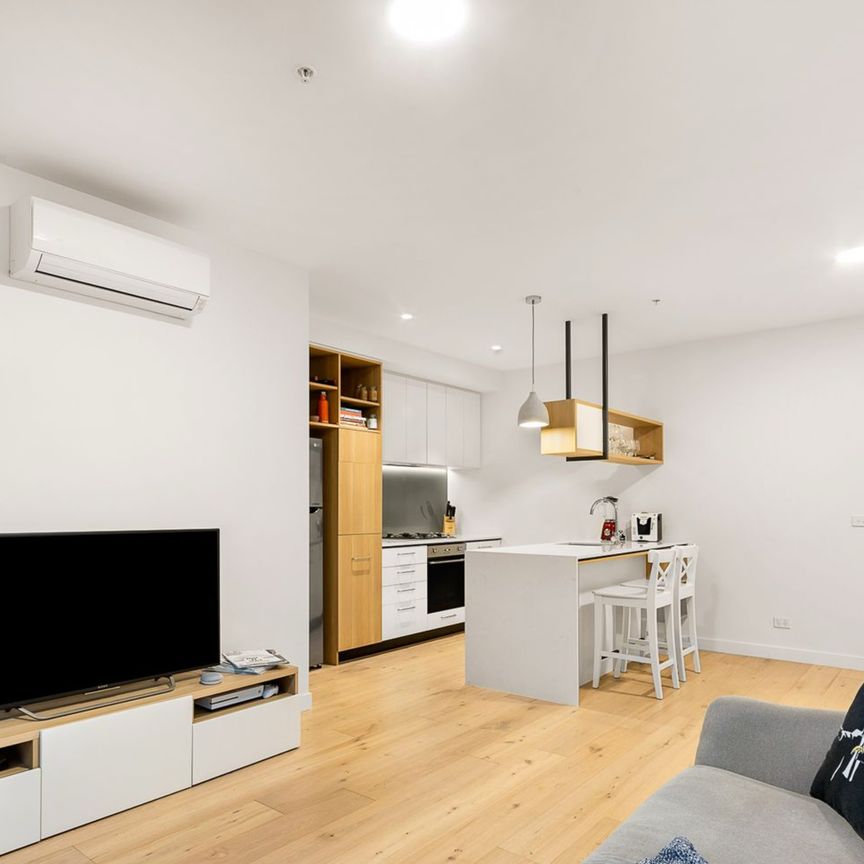 Inner-City Style and Sophistication - Photo 1