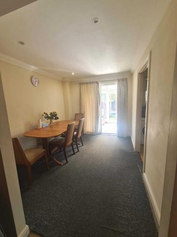 3 bedroom end of terrace house to rent - Photo 3