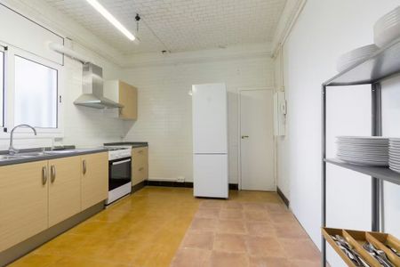 Ronda de Sant Pere, Barcelona, Catalonia 08010 - Foto 3