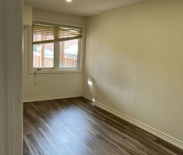 For Lease - 45 Paper Mills Crescent Unit# Lower, Richmond Hill, Ont... - Photo 3