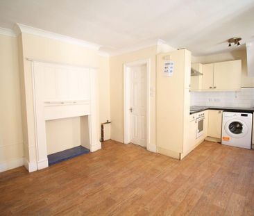 3 bedroom maisonette to rent - Photo 1