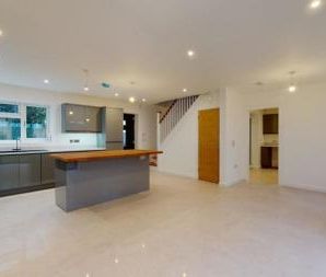 The Droveway, St. Margarets Bay, Dover, CT15 6DH, Kent - Photo 2