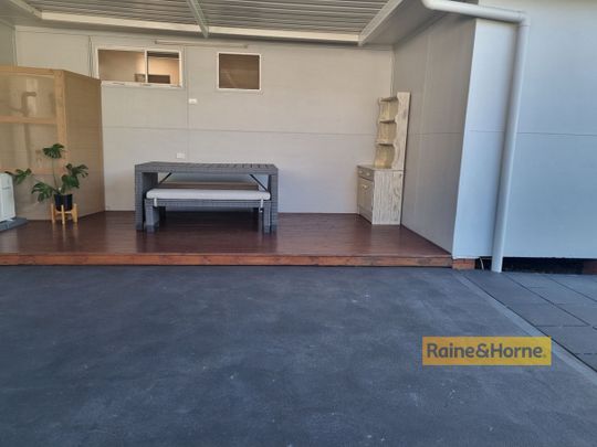 IMMACULATE 4 BEDROOM FAMILY HOME - Photo 1