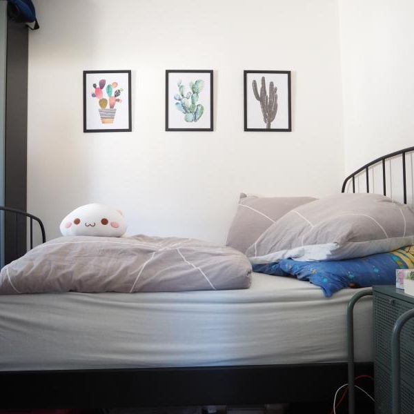 Auberg! Hübsche, generalsanierte 2-Zimmer-Wohnung im OG eines 8-Parteienhauses, Küche gegen Ablöse, inkl. Parkplatz! - Photo 1