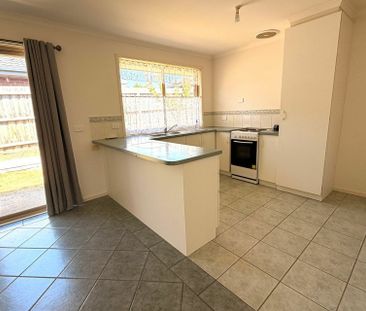 9 Cumulus Court, Hampton Park VIC - Photo 6