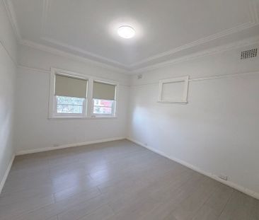 Newly Renovated Family Home in Popular School Catchment - Photo 2