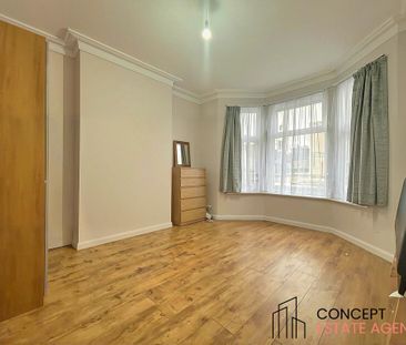 4 bedroom terraced house to rent - Photo 4