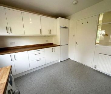 3 bedroom detached house to rent - Photo 2