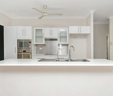 Immaculate 4-Bedroom Residence with Pool in Bohle Plains! - Photo 4