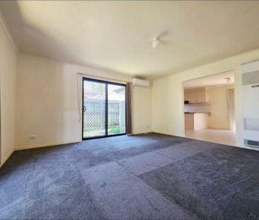 Altona Meadows - Photo 2