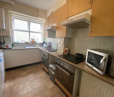 1 bedroom in a house share to rent - Photo 5