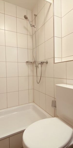 3.OG-mitte Nr. 2032, Total sanierte Single Wohnung - Photo 1