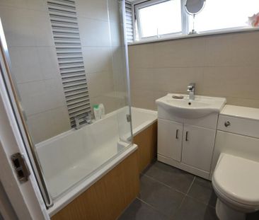 4 bedroom terraced house to rent - Photo 4