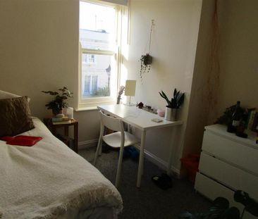 6 bedroom terraced house to rent - Photo 2