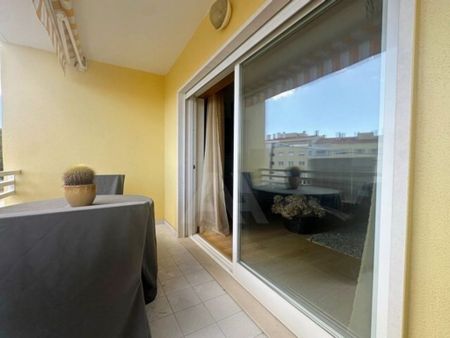 3 room luxury Flat for rent in Carcavelos e Parede, Cascais, Lisbon - Photo 2