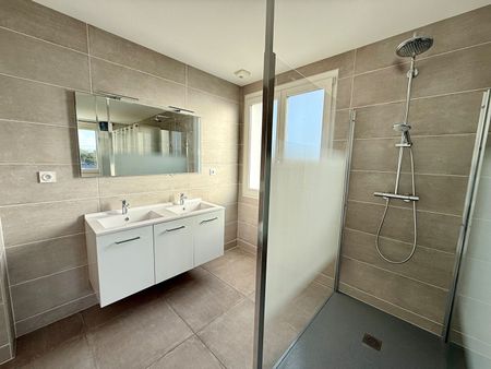 Location appartement 4 pièces, 151.00m², Château-Gontier-sur-Mayenne - Photo 5