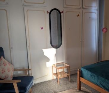 Room in a Shared House, Redbridge Lane East, IG4 - Photo 2