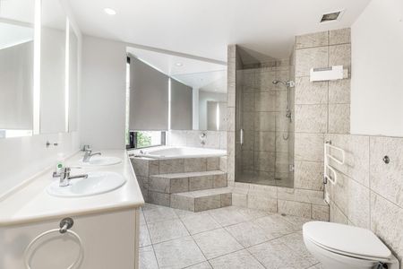 Waterfront location... Large apartment with onsite resident's pool & spa! - Photo 4