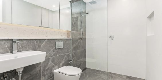 Boutique apartment in serene enclave- with undercover parking - Photo 3