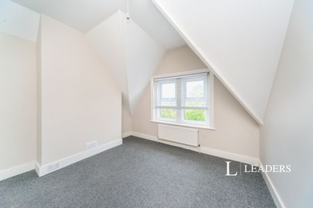 3 bedroom flat to rent Milnthorpe Road, Meads - Photo 2
