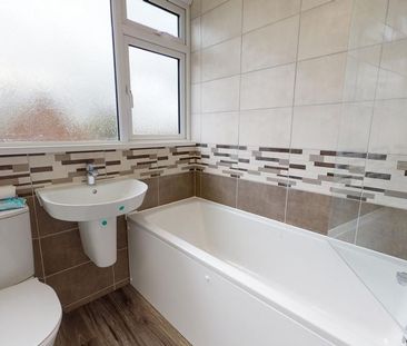 2 bedroom semi-detached house to rent - Photo 6