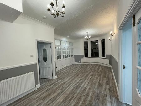 6 Bed End Terrace, Browning Road, E12 - Photo 2