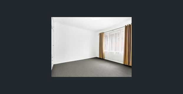 Modern Two-Bedroom Unit in Prime Essendon Location – 6 Month Lease Available - Photo 1