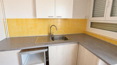 Location Appartement 1 pièce 27m² CLERMONT FERRAND 63000 - Photo 2