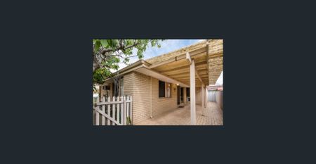 IMMACULATE, LOW MAINTENANCE AND LOCK N LEAVE LIFESTYLE - Photo 4