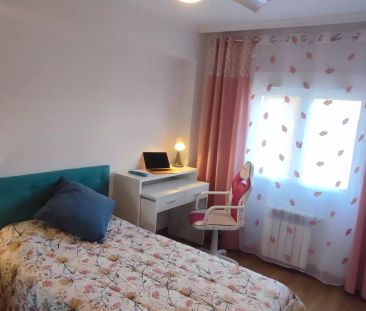 Rooms for rent in 5-bedroom apartment in Villa De Vallecas - Photo 4