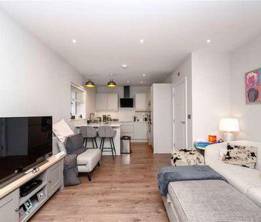 Springfield Lane, Weybridge, Surrey, KT13 - Photo 2