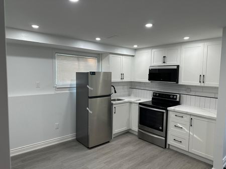 For Lease - 6903 Cumberland Court Unit# Unit 1, Niagara Falls, Ontario - Photo 3