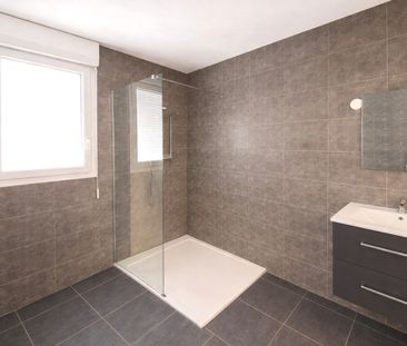 Location Appartement 3 pièces 66m² ROMANS SUR ISERE 26100 - Photo 4