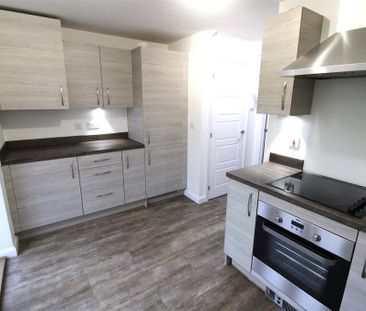 2 bedroom semi-detached house to rent - Photo 5