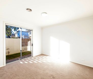 Four Bedroom, 3 Bathroom Townhouse - Photo 3