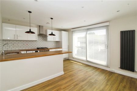 Whitehorse Road, Croydon, CR0 2JG - Photo 2